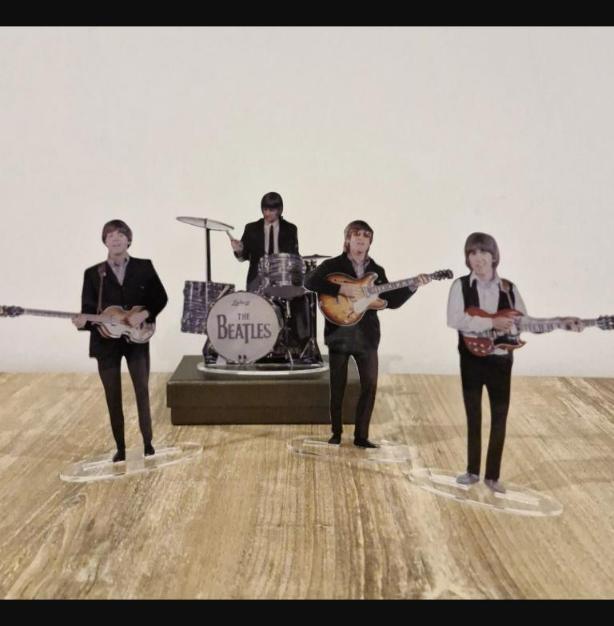 The Beatles figures clear plexi Paperback Writer Revolver. NO USA CUSTOMS FEES.