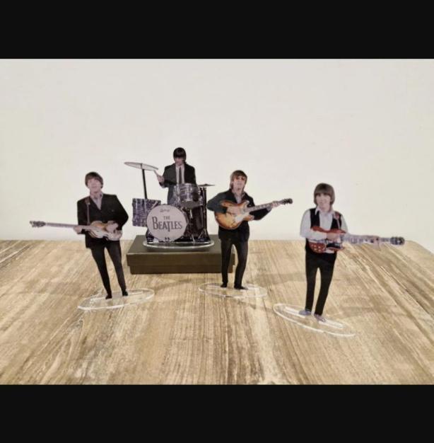 The Beatles figures clear plexi Paperback Writer Revolver. NO USA CUSTOMS FEES.