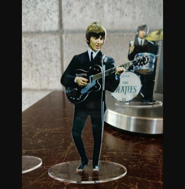The Beatles figures cristal clear acrylic color 1964. They look incredibly real!