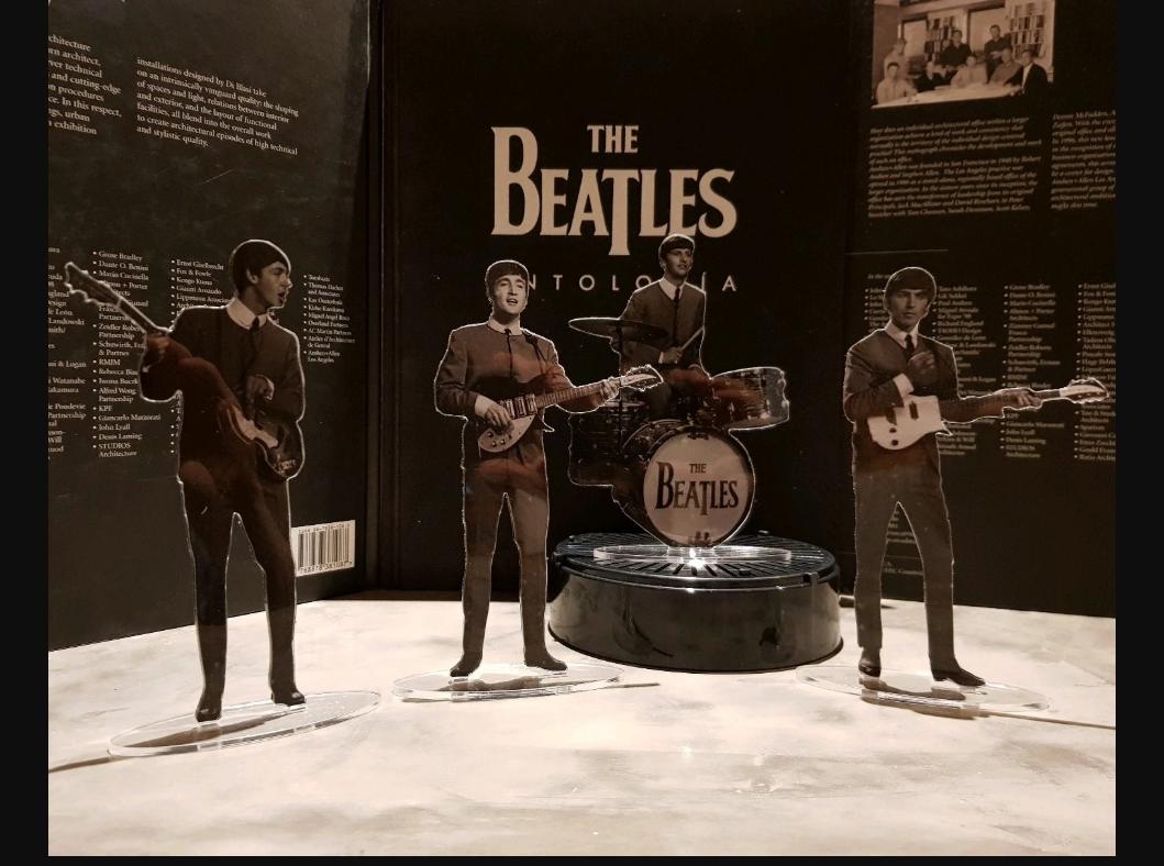 The Beatles figures cristal clear acrylic b&w. NO USA CUSTOMS FEES.