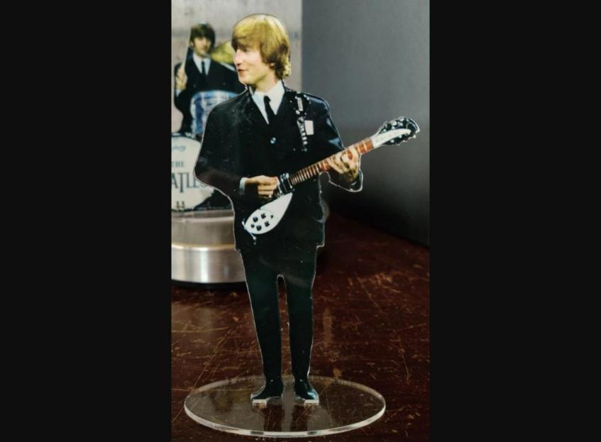 John Lennon 1964 standing figure cristal clear acrylic. He looks so real!