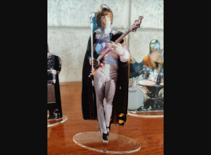 Pink Floyd 1969 figures cristal clear acrylic color. They look incredibly real!