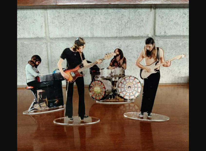 Pink Floyd 1971 figures cristal clear acrylic color. They look incredibly real!