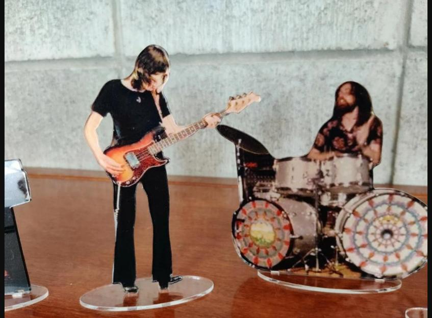 Pink Floyd 1971 figures cristal clear acrylic color. They look incredibly real!
