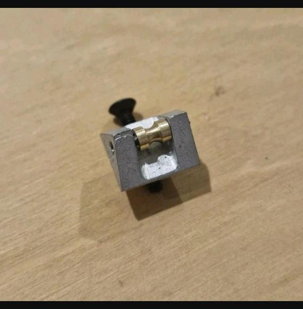 Roller Saddle for Rickenbacker 4001 4003 Bass