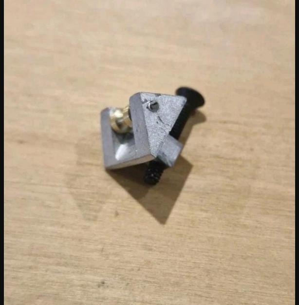 Roller Saddle for Rickenbacker 4001 4003 Bass