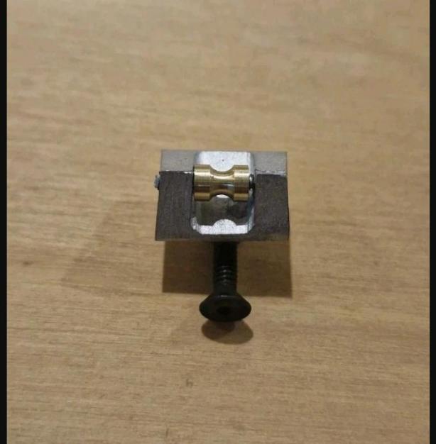 Roller Saddle for Rickenbacker 4001 4003 Bass