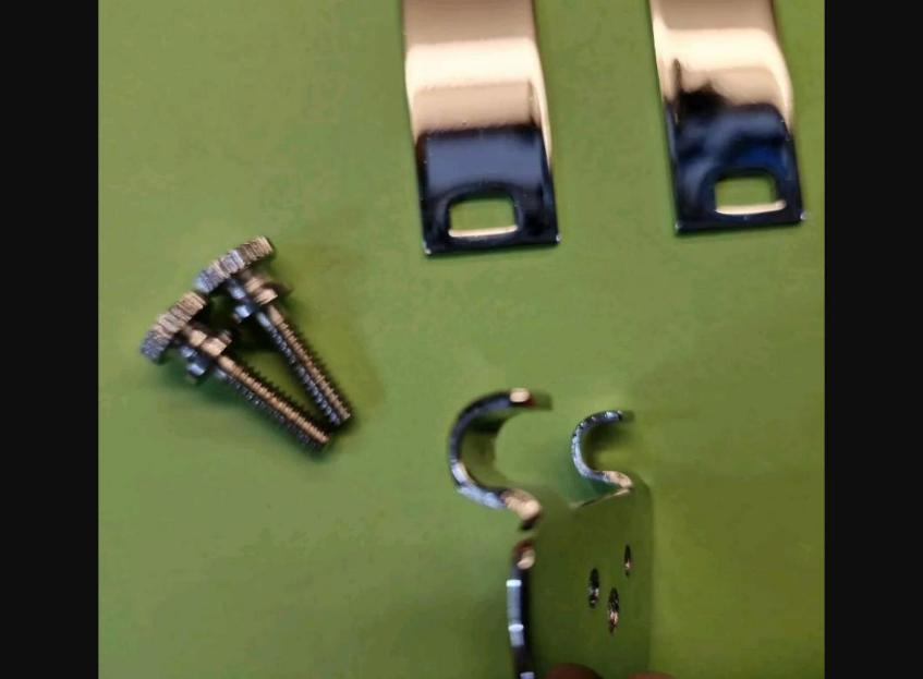 6-string trapeze tailpiece and bracket to replace Rickenbacker R + 2 Strap bolts