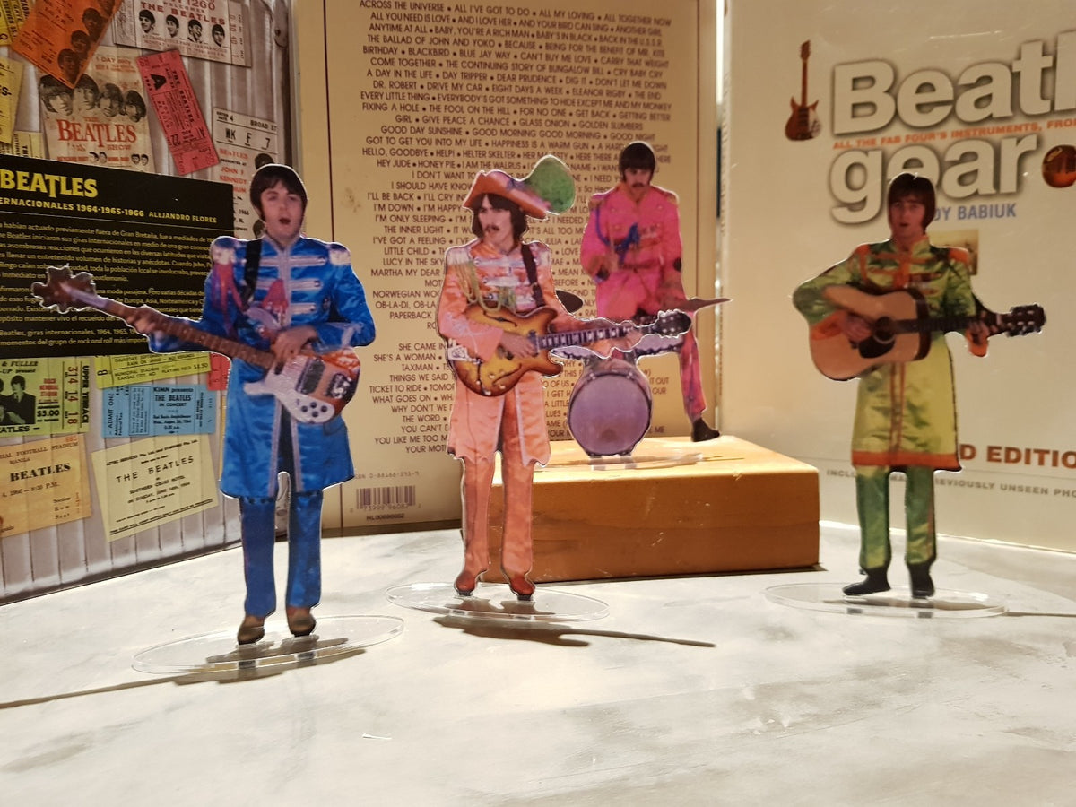 The Beatles Sgt.Peppers figures cristal clear acrylic They look incredibly real!