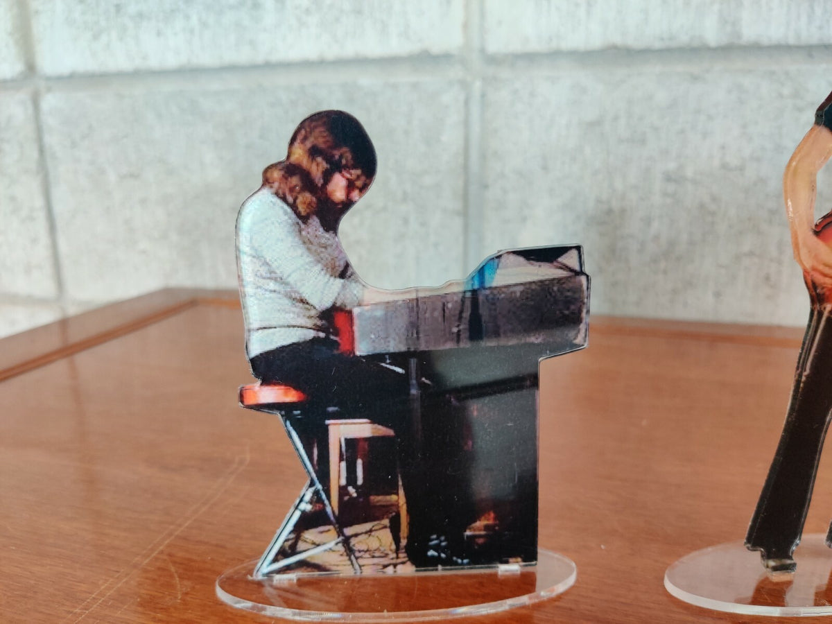 Pink Floyd 1971 figures cristal clear acrylic color. They look incredibly real!