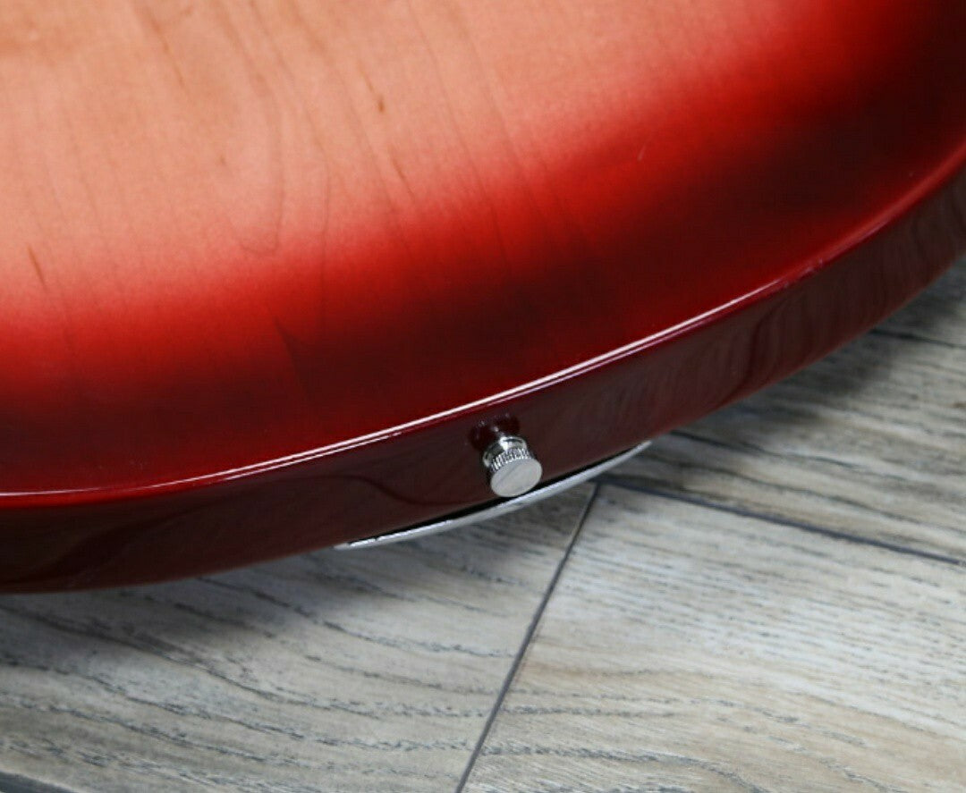 Rickenbacker bass vintage bakelite knobs (4 pcs) and strap bolts (2 pcs) set.