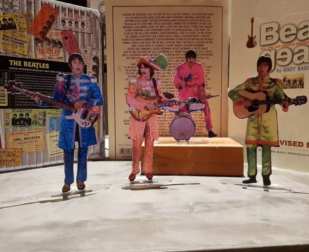 The Beatles Sgt.Peppers figures cristal clear acrylic They look incredibly real!