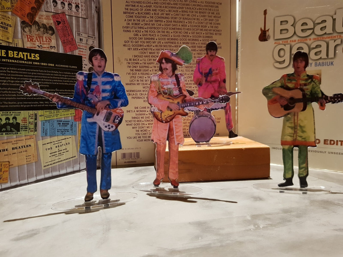 The Beatles Sgt.Peppers figures cristal clear acrylic They look incredibly real!