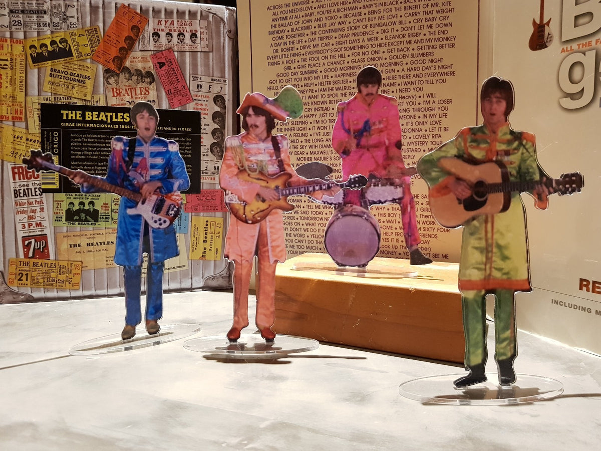 The Beatles Sgt.Peppers figures cristal clear acrylic They look incredibly real!