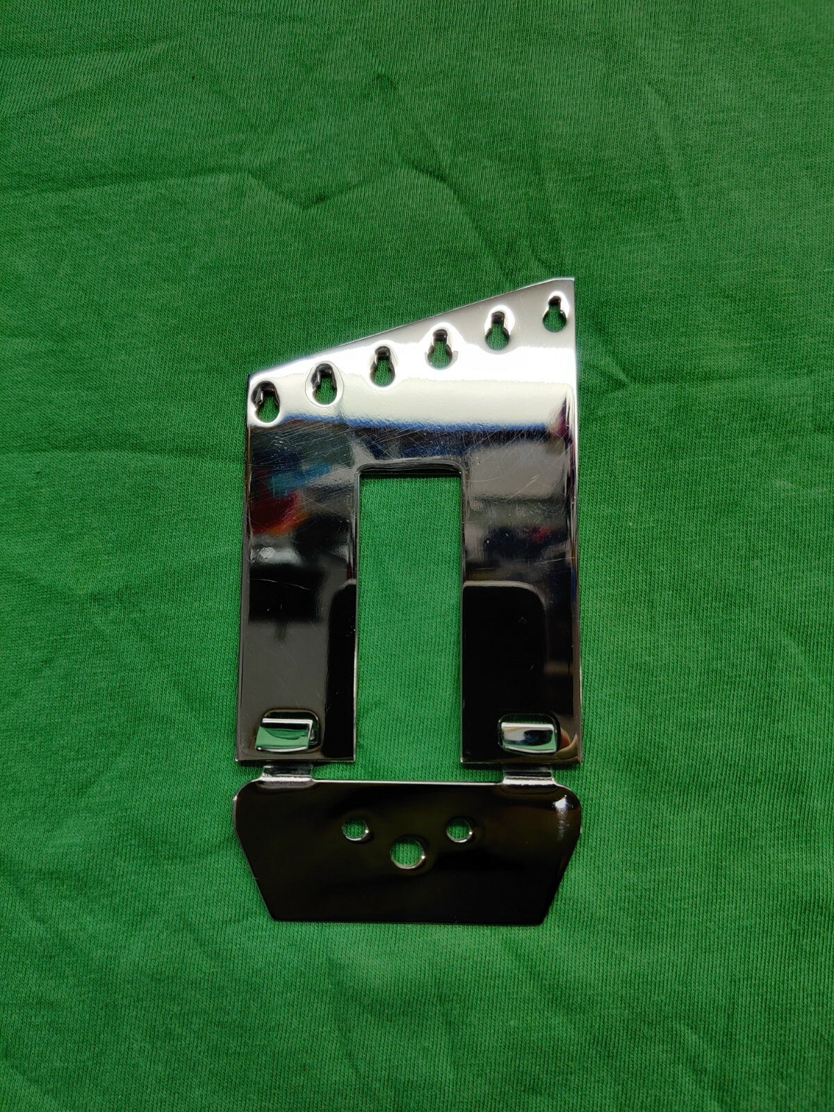 6-string trapeze tailpiece and bracket to replace Rickenbacker R + 2 Strap bolts