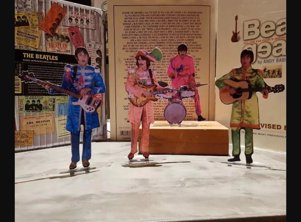 The Beatles Sgt.Peppers figures cristal clear acrylic They look incredibly real!